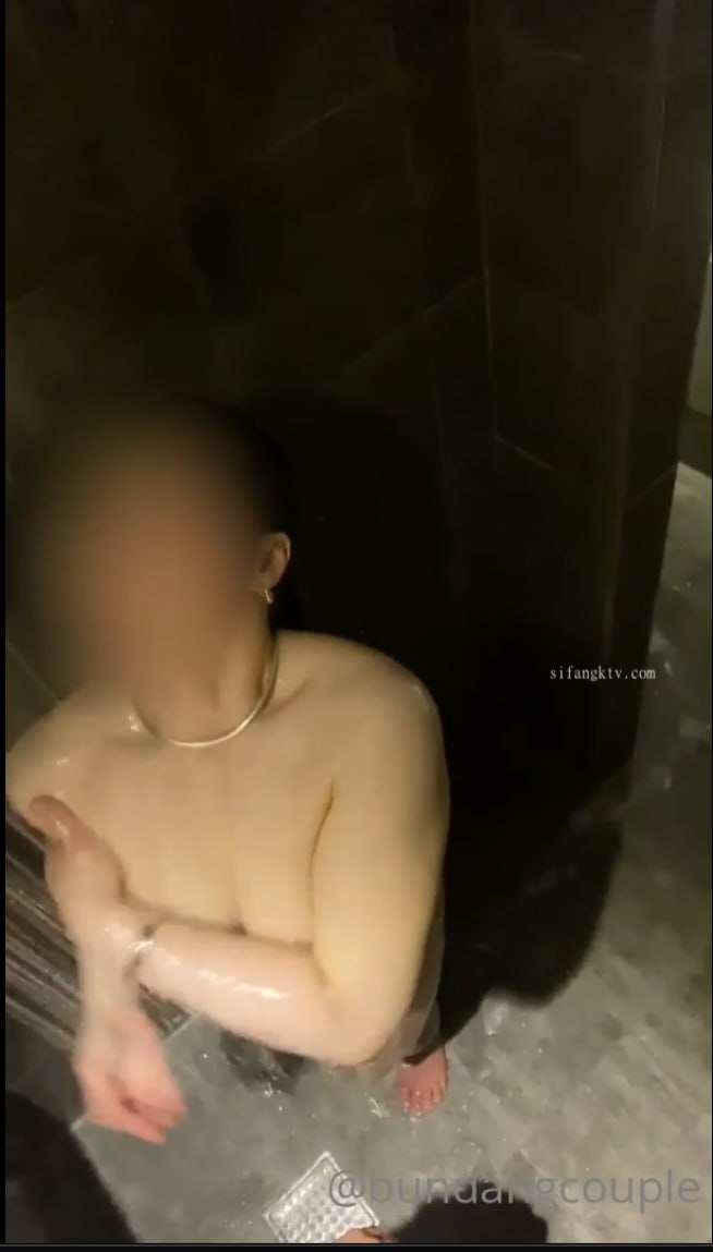 小小影视官网和骚逼老婆真实自拍扣逼，主页有完整接定制